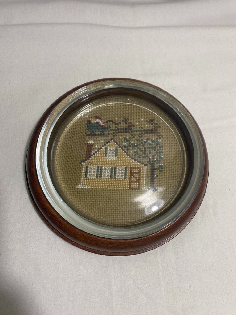 Vintage Wooden Trinket Dish Removable Glass Top Cross Stitch Cottage 5" Round